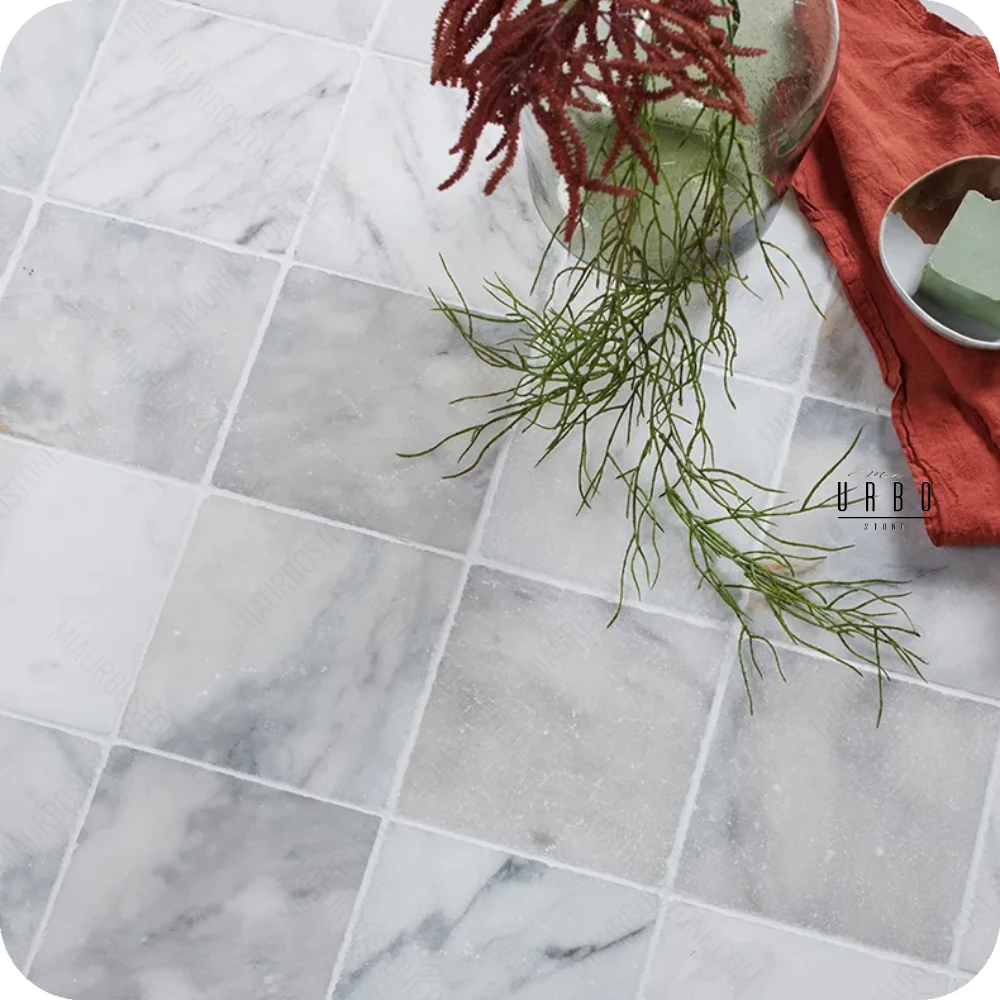 Marmur Plytki marmurowe Biale antykowane bebnowane 20x20 szachownica rustykalne vintage outlet wyprzedaz na podloge do łazienki do kuchni producent hurtownia kamienia Mia Urbo Marble Marmuras Mramor Marmor WHO (1).webp