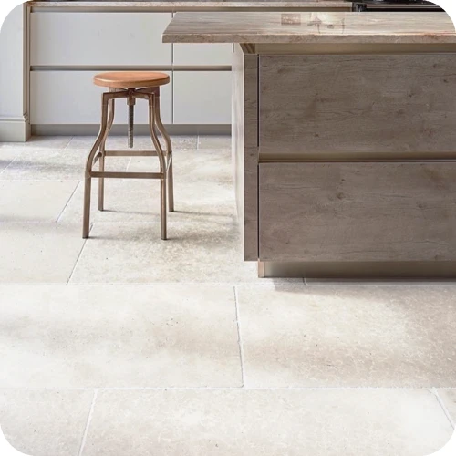 Wapien Bezowe Plytki wapienne Cotswold manor rustykalne antykowane postarzane bebnowane hurtownia kamienia Mia Urbo Limestone tiles Kalkstein Fliesen  vapencove dlazby Kalkakmeni 3.webp