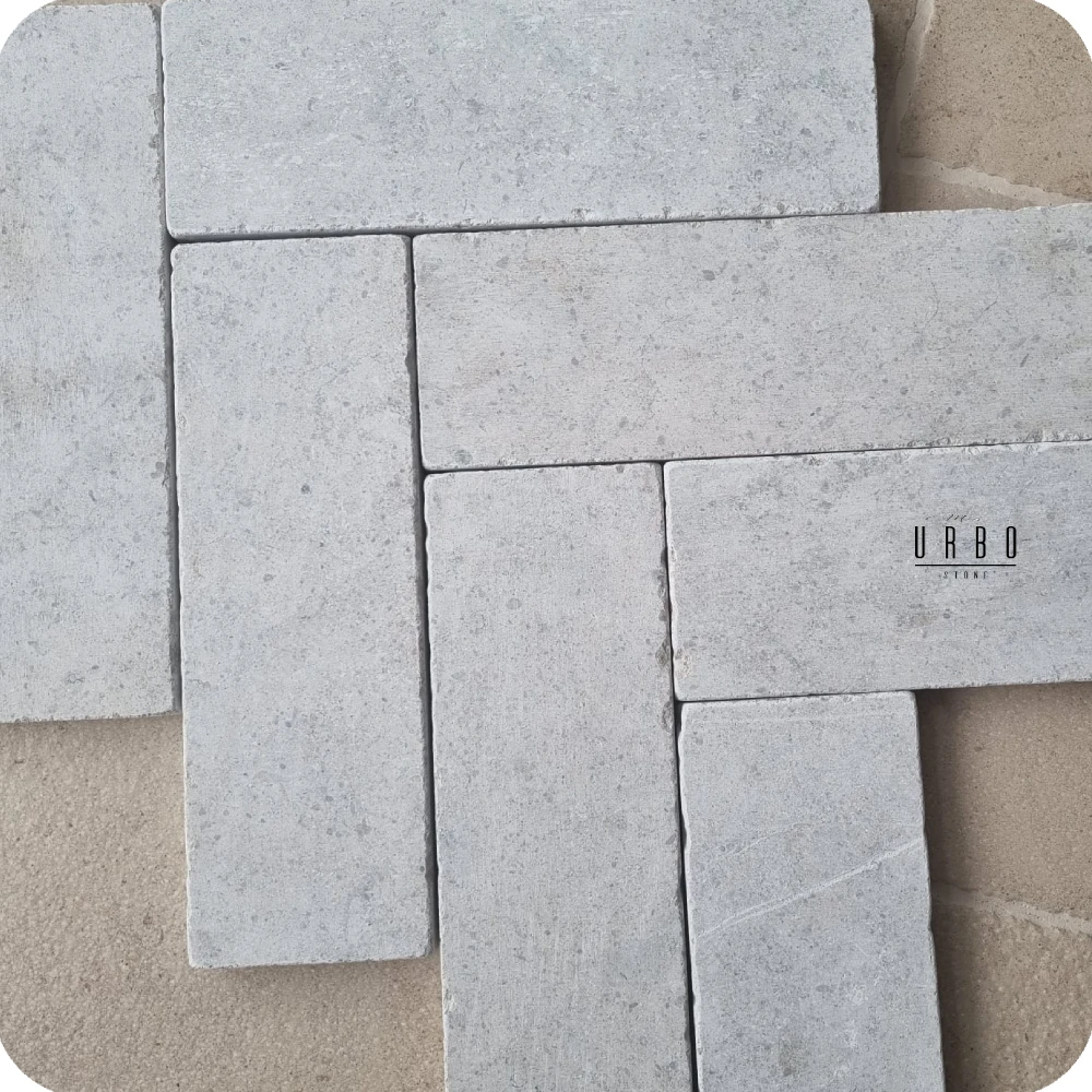 Pietra Serena - jasnoszara plytka kamienna postarzana bebnowana slow life farmhouse cegielka parkiet 30x10 hurtowania kamienia outlet Mia Urbo Stone (3).webp