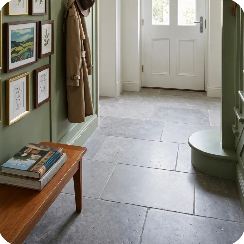 Plytka wapienna wapien antykowany rustykalny postarzany szarobez greige kamien trawertyn Purbeck Mia Urbo Stone Limestone kalkstein fliesen 3.webp